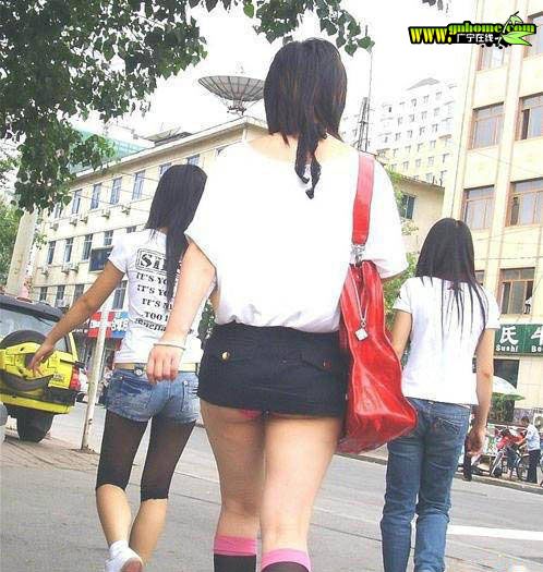 睇下<em>依家d</em>靓女超短裙真正有多短 - 精彩照片 - 